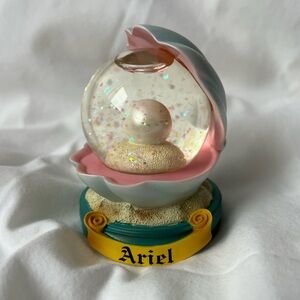 Rare Vintage Disney Little Mermaid Ariel Pearl Mini Shell Water Snowglobe